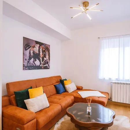 Mikonos Apartman Surcin